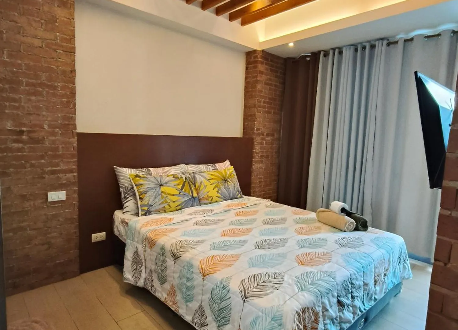 Across Airport Hotel 7D By Ldn Manila