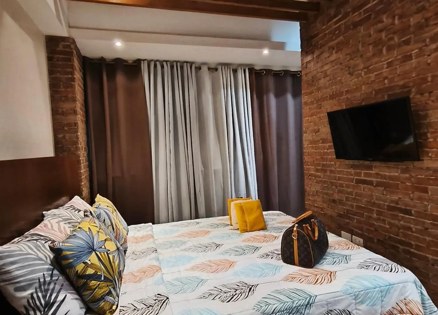 Across Airport Hotel 7D By Ldn Manila