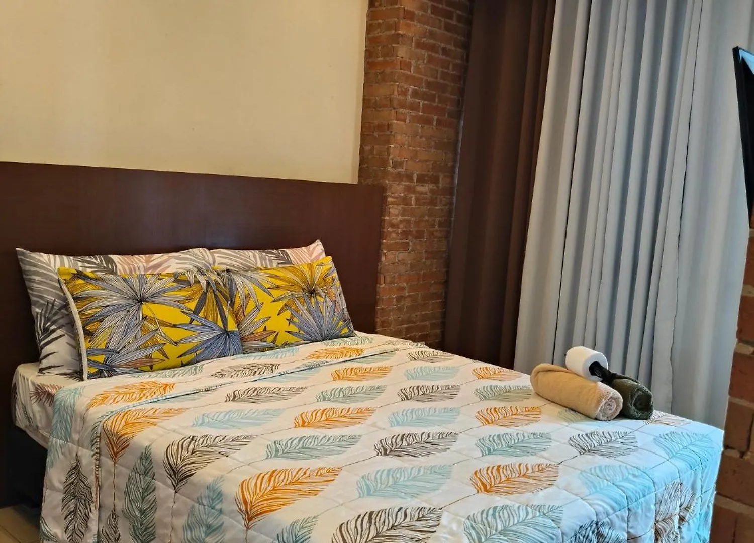 Across Airport Hotel 7D By Ldn Manila
